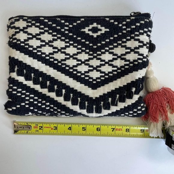 Beaded Clutch Woven Boho Purse Zipper Pouch Black and Ivory Tassel Pull - Picture 6 of 8
